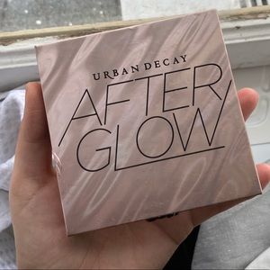 Urban Decay After Glow Palette